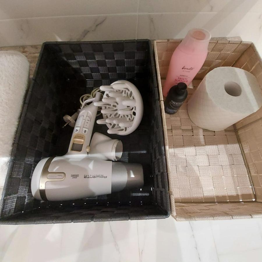 Dalex Apartment Салоу Екстериор снимка