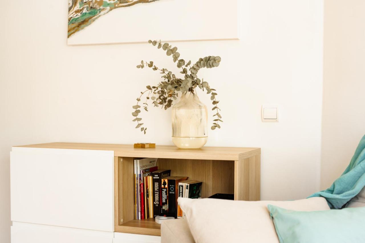 Dalex Apartment Салоу Екстериор снимка